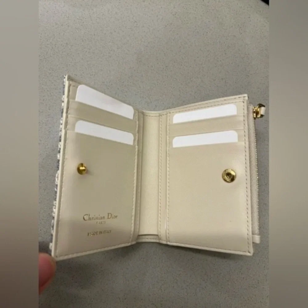 Dior 30 Montaigne Dahlia Wallet